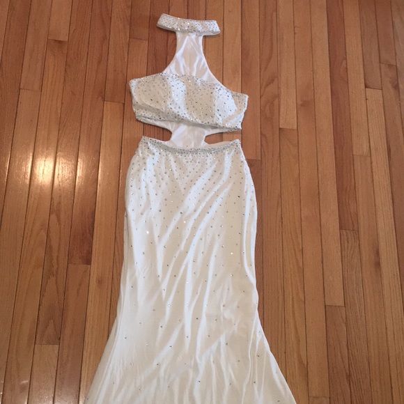 Beautiful white beaded bandeau prom dress - Picture 3 of 8